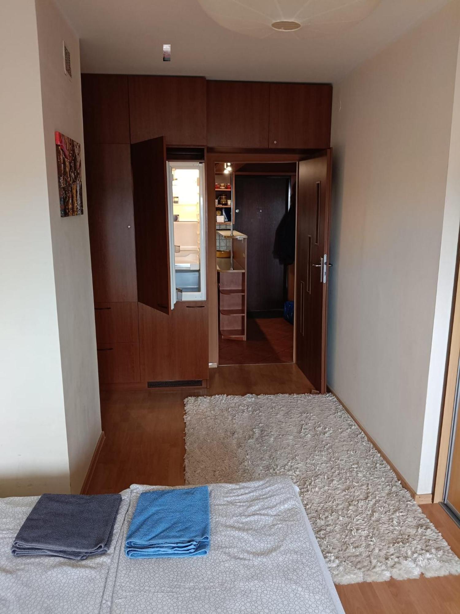 Przytulne I Atrakcyjne Mieszkanie Z Pelnym Wyposazeniem, Dwa Pokoje Skarzysko-Kamienna Exterior photo