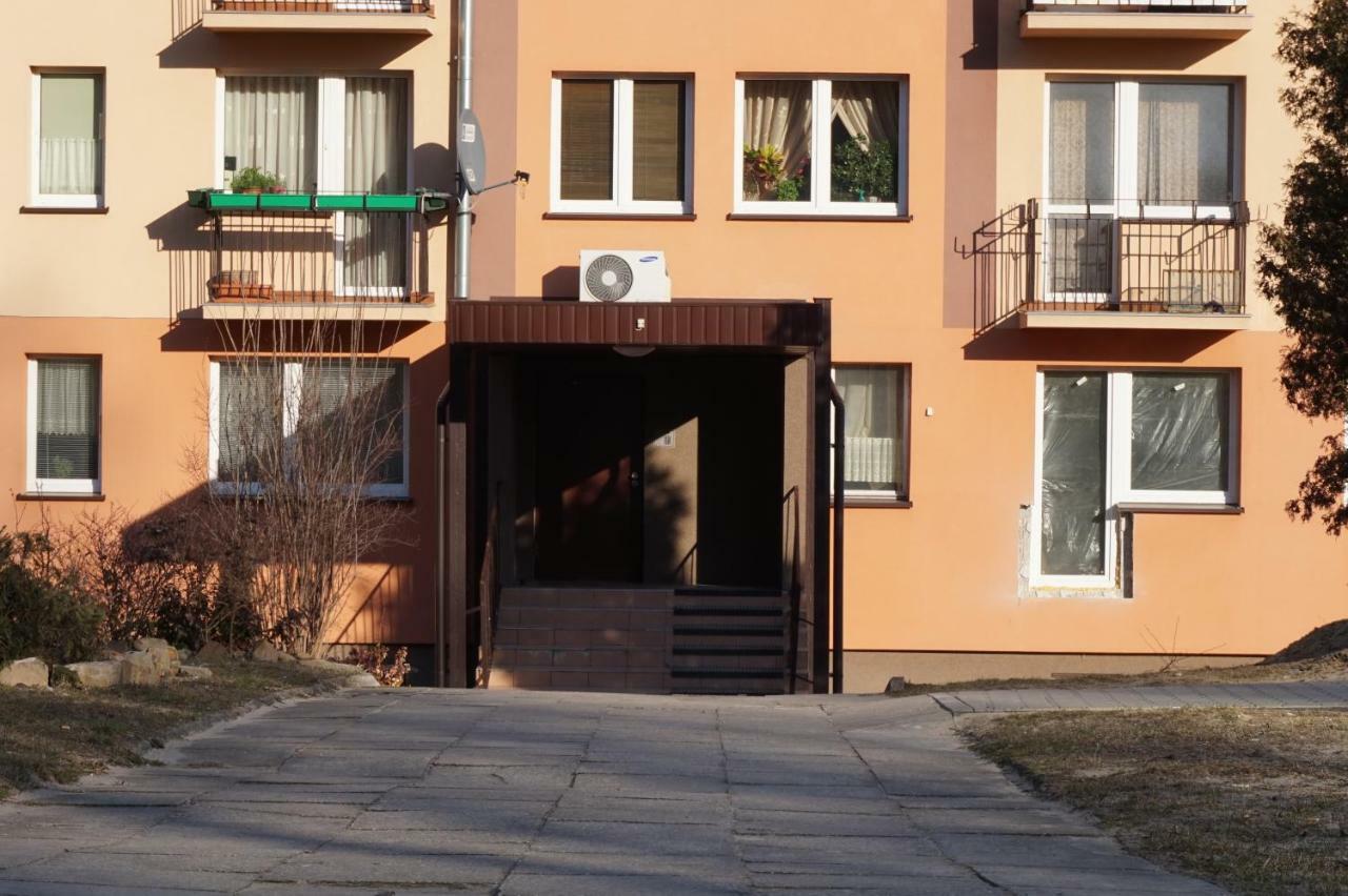 Przytulne I Atrakcyjne Mieszkanie Z Pelnym Wyposazeniem, Dwa Pokoje Skarzysko-Kamienna Exterior photo